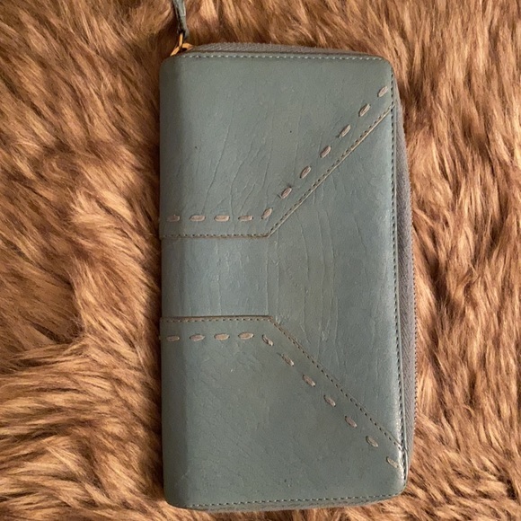 YSL Zippy Wallet - Picture 3 of 5